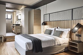 Cama Luxury Suites Glyfada