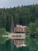 Savsat Karagol Hotel