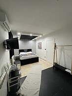 Airport Apartments