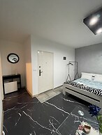 Airport Apartments