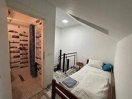 Airport Apartments