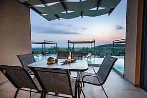 Serenity Suites Sea View 1