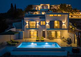 Anadeo Villas & Suites