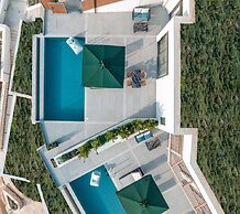 Anadeo Villas & Suites