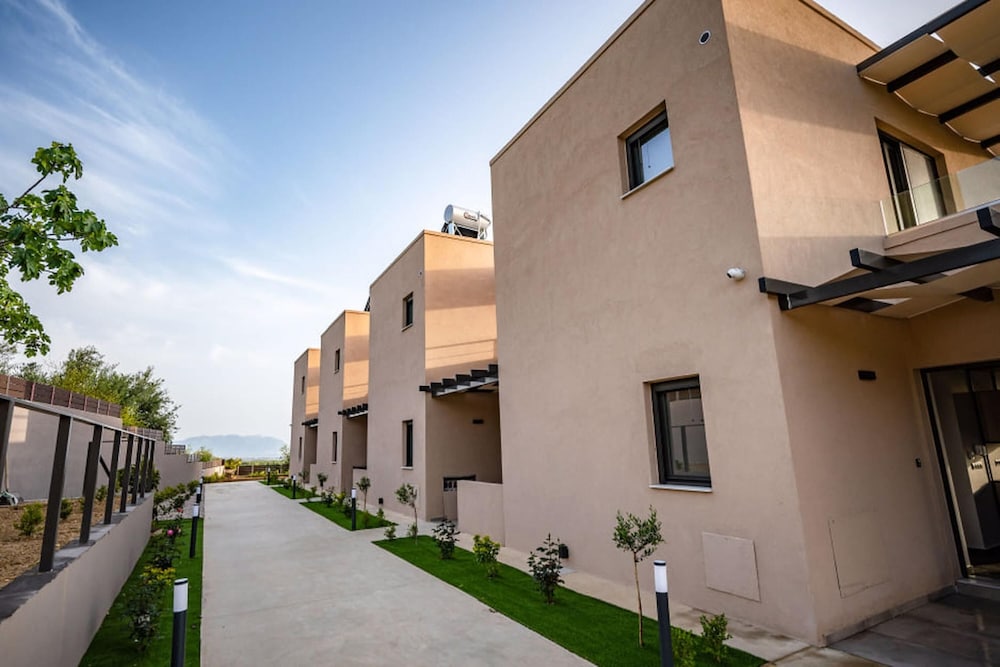 Serenity Suites Sea View 2