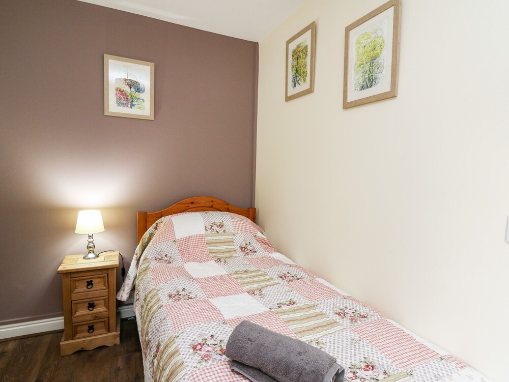 Honeysuckle Cottage