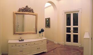 Roman Holidays Boutique