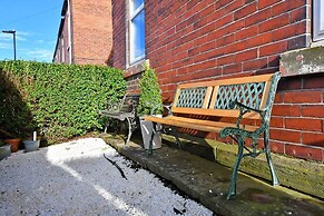 Spacious 4BR, Parking, Near Centre