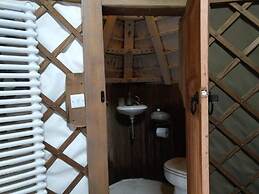 Bembridge Harbour Yurt - Log Burner - Wifi