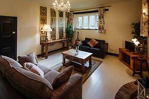 Breathtaking Elizabethan Manor House
