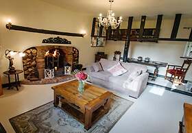 Breathtaking Elizabethan Manor House