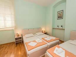 Guesthouse Aurora