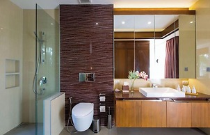 Dasiri Lakefront Villa Premium