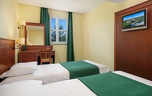 Excellent Park View Room With Breakfast Included