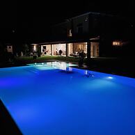Villa With Pool - Wanderlust