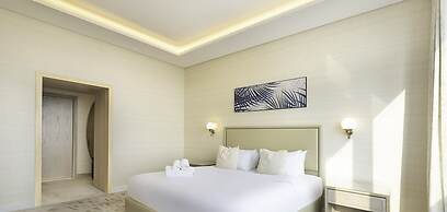 LUX Iconic Views at Palm Tower Suite 1
