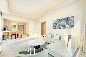 LUX Iconic Views at Palm Tower Suite 1