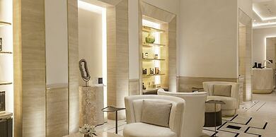 LUX Iconic Views at Palm Tower Suite 2