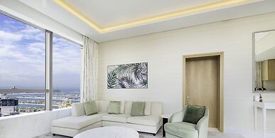 LUX Iconic Views at Palm Tower Suite 2