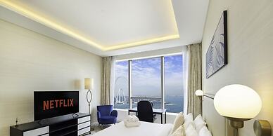 LUX Iconic Views at Palm Tower Suite 2