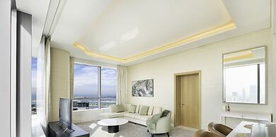LUX Iconic Views at Palm Tower Suite 2