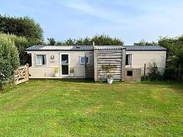 Cosy, Quiet Static Caravan, Mawgan Porth, St Eval