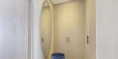 LUX Iconic Views at Palm Tower Suite 3