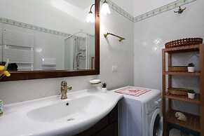 Flat Near The Historic Centre With Private Parking