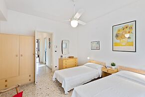 Aci Castello Seaview Apartment With Parking