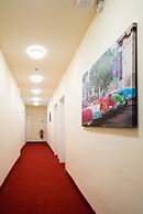 S & D Hotel