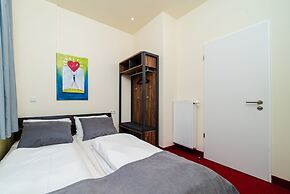 S & D Hotel