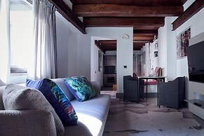 Palazzo delle Pietre Luxury Apartments