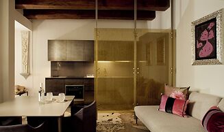 Palazzo delle Pietre Luxury Apartments