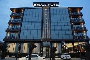 UNIQUE Airport Hotel