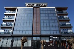 UNIQUE Airport Hotel