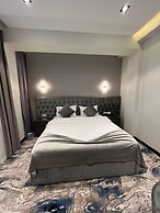 UNIQUE Airport Hotel