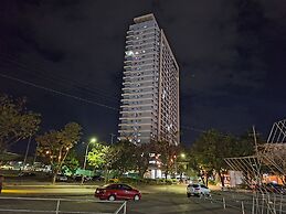 Bright Studio Sleeps 3 With Parking and City View