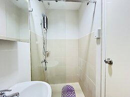 Bright Studio Sleeps 3 With Parking and City View