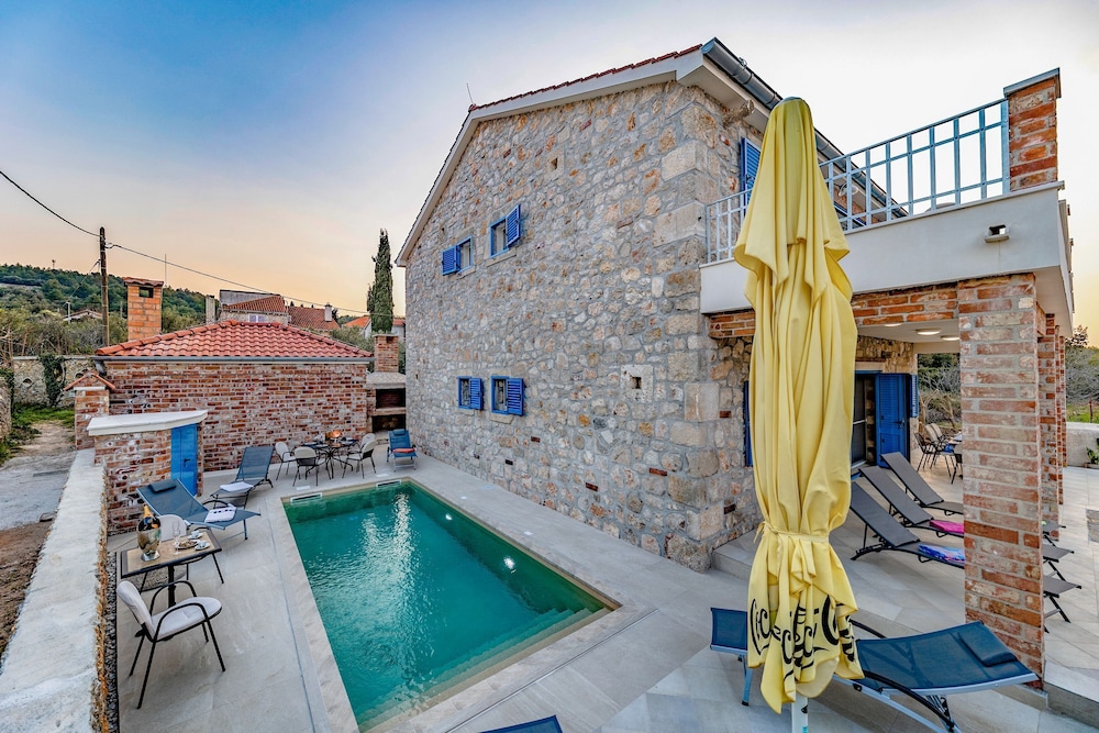 Villa Maza