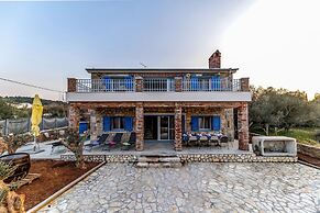Villa Maza