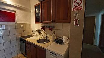 Marina - 50m From the Beach - A2