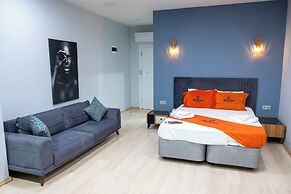 Zoom Hotel