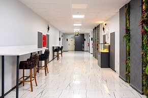 Zoom Hotel