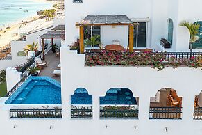 Beachfront Penthouse by Pueblo Bonito