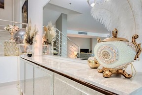 Luxurious 4 Bedroom Duplex Villa Apartment Near JBR
