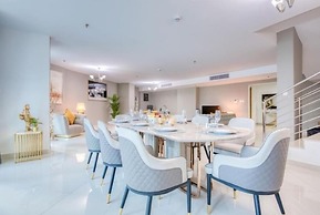 Luxurious 4 Bedroom Duplex Villa Apartment Near JBR