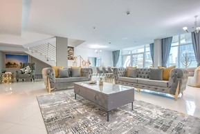 Luxurious 4 Bedroom Duplex Villa Apartment Near JBR