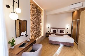 Paleo Suites