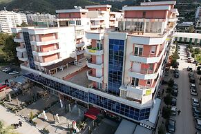 EL MAR HOTEL