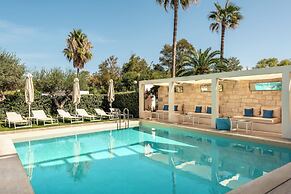 Airis Boutique & Suites